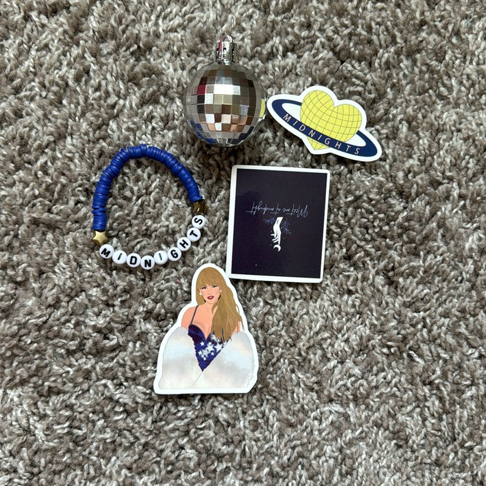 Taylor swift midnights bracelet bundle🕰️